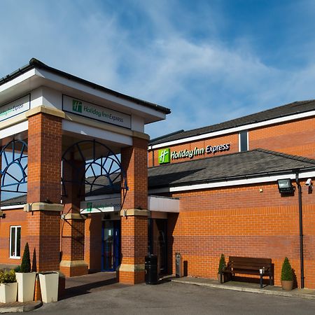 Holiday Inn Express Manchester East By Ihg Exterior foto