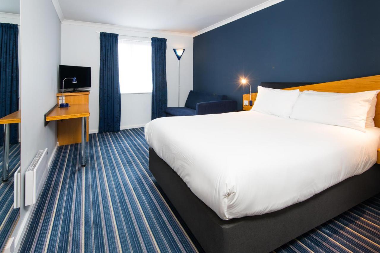 Holiday Inn Express Manchester East By Ihg Exterior foto