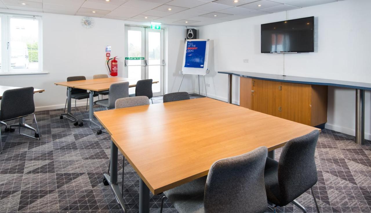 Holiday Inn Express Manchester East By Ihg Exterior foto