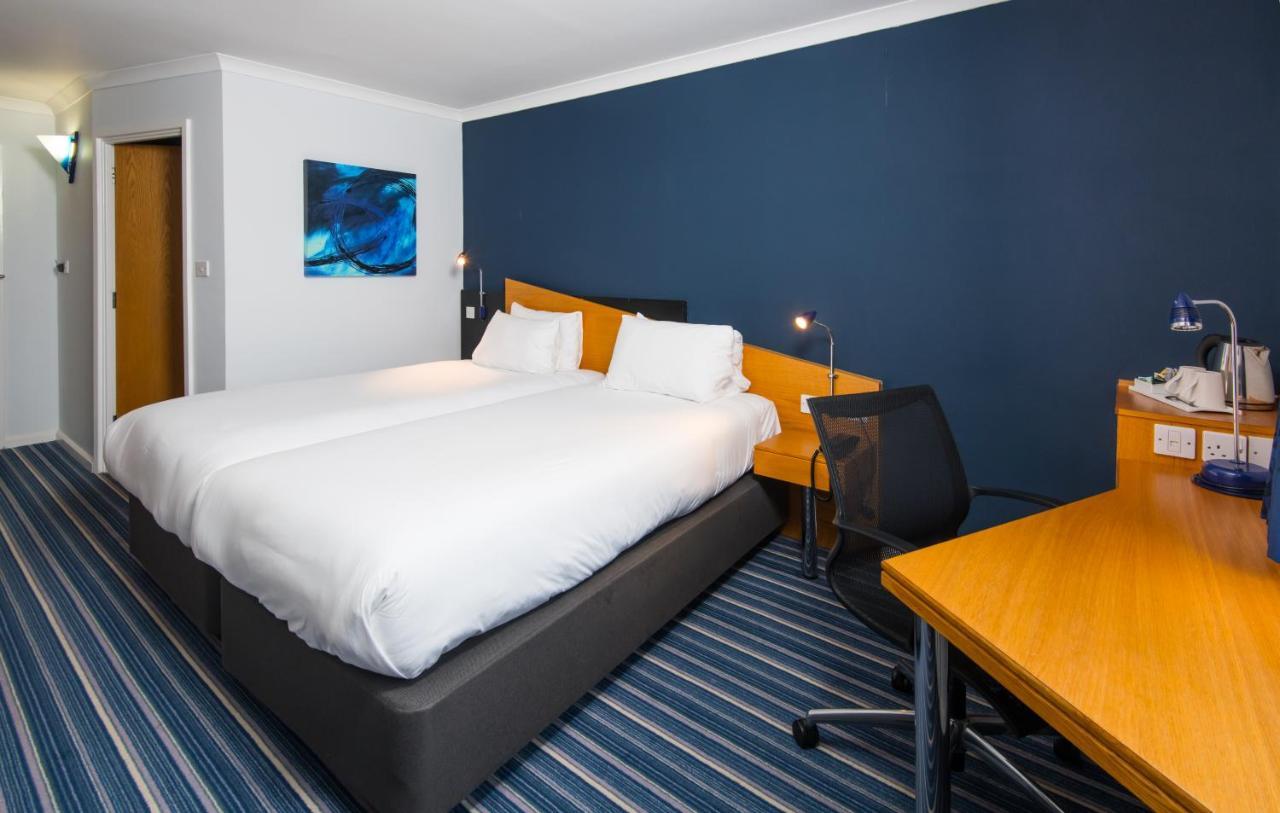 Holiday Inn Express Manchester East By Ihg Exterior foto