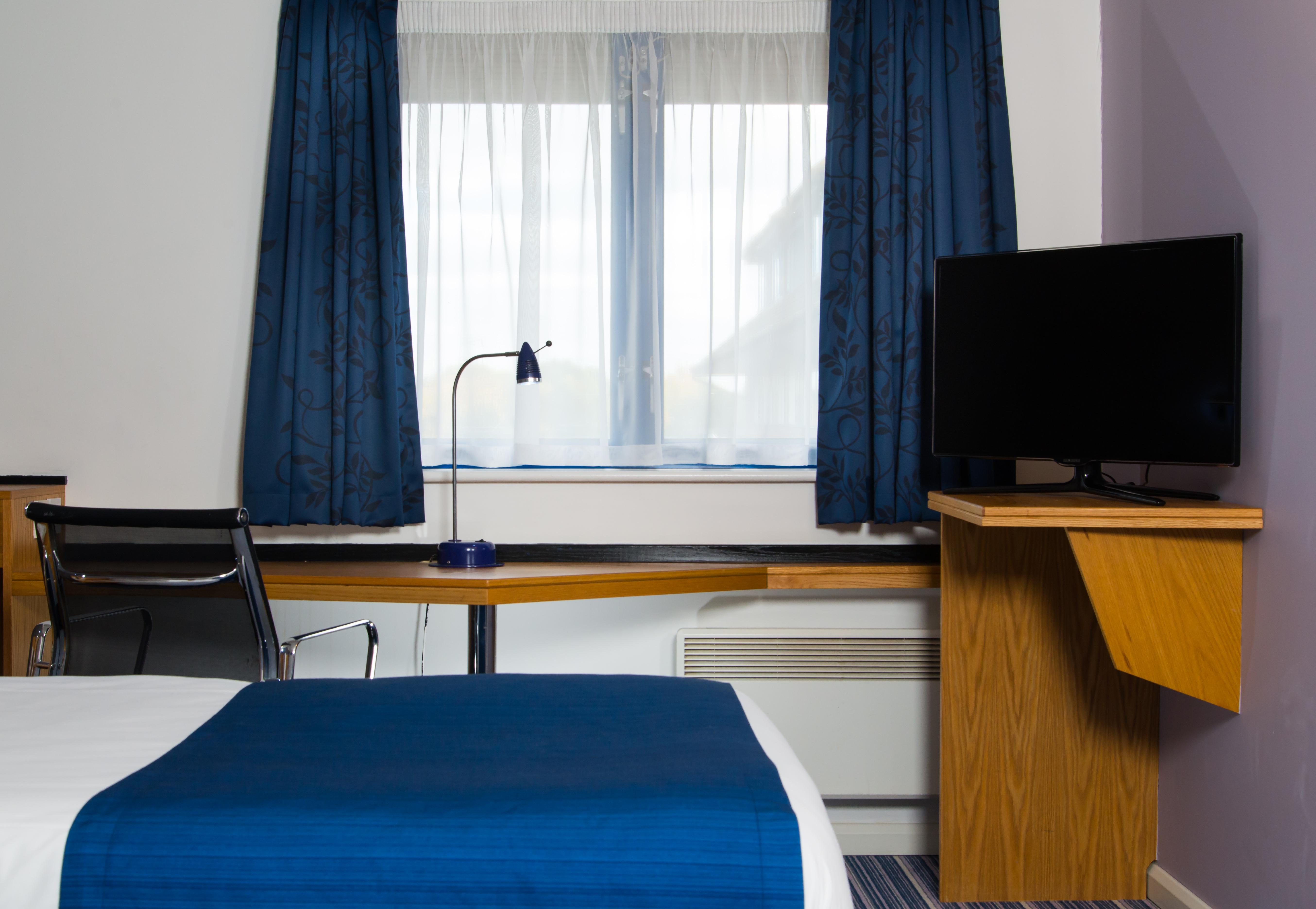 Holiday Inn Express Manchester East By Ihg Exterior foto