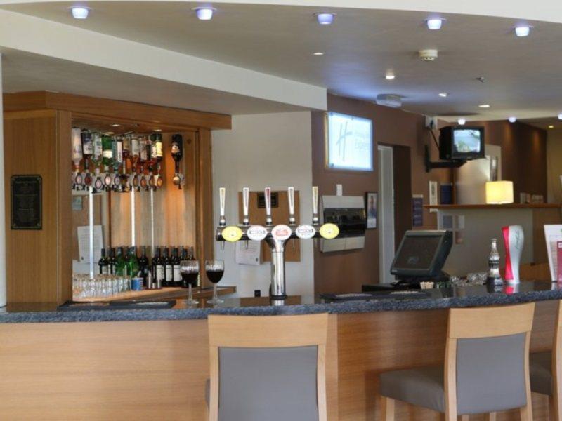 Holiday Inn Express Manchester East By Ihg Exterior foto