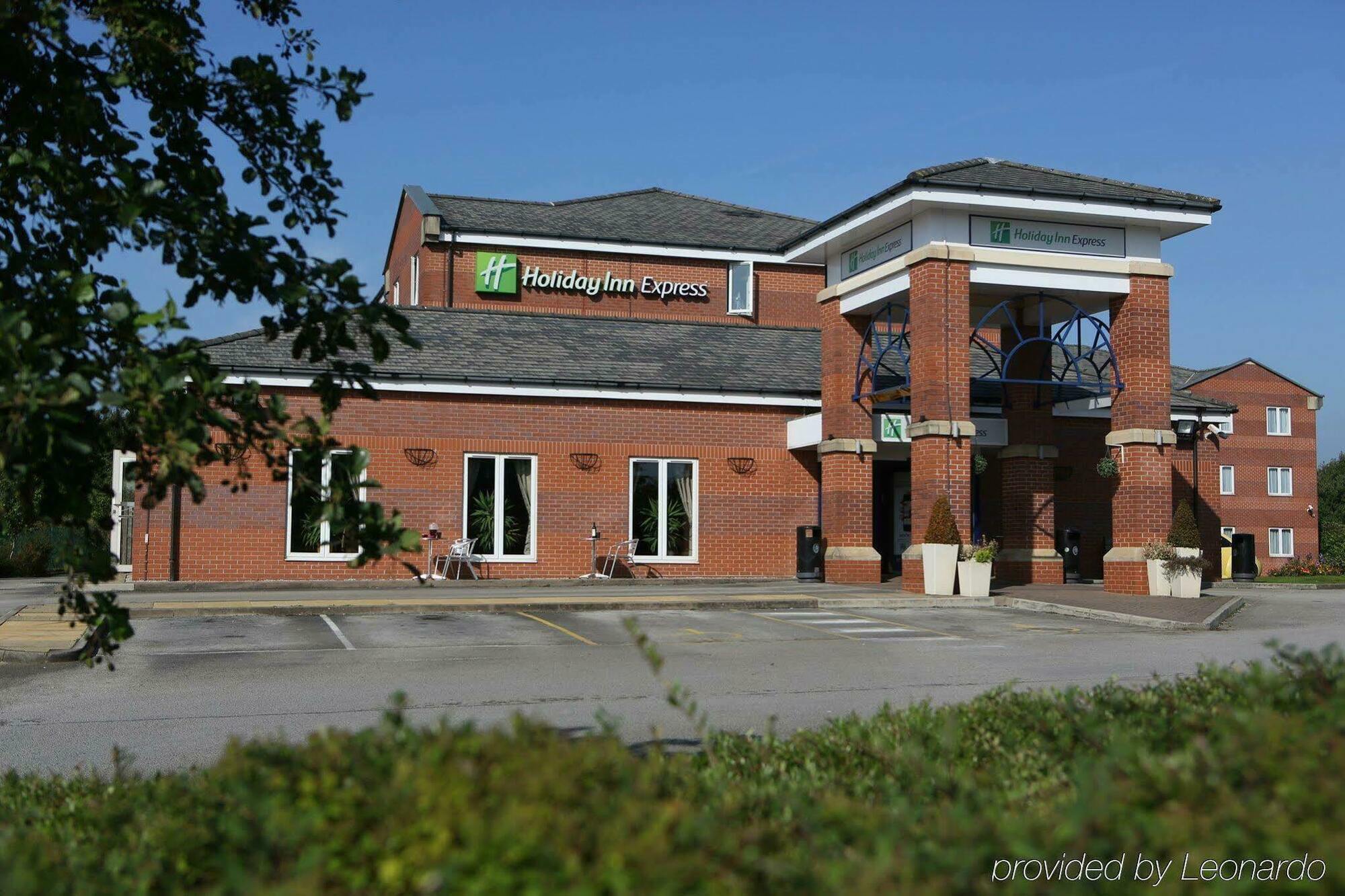 Holiday Inn Express Manchester East By Ihg Exterior foto